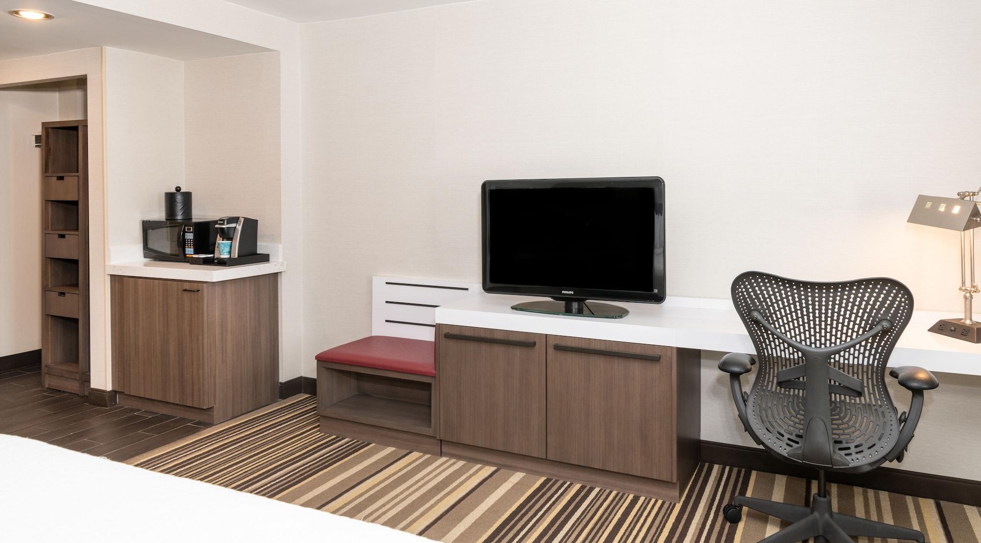 Hilton Garden Inn Philadelphia-Fort Washington Esterno foto