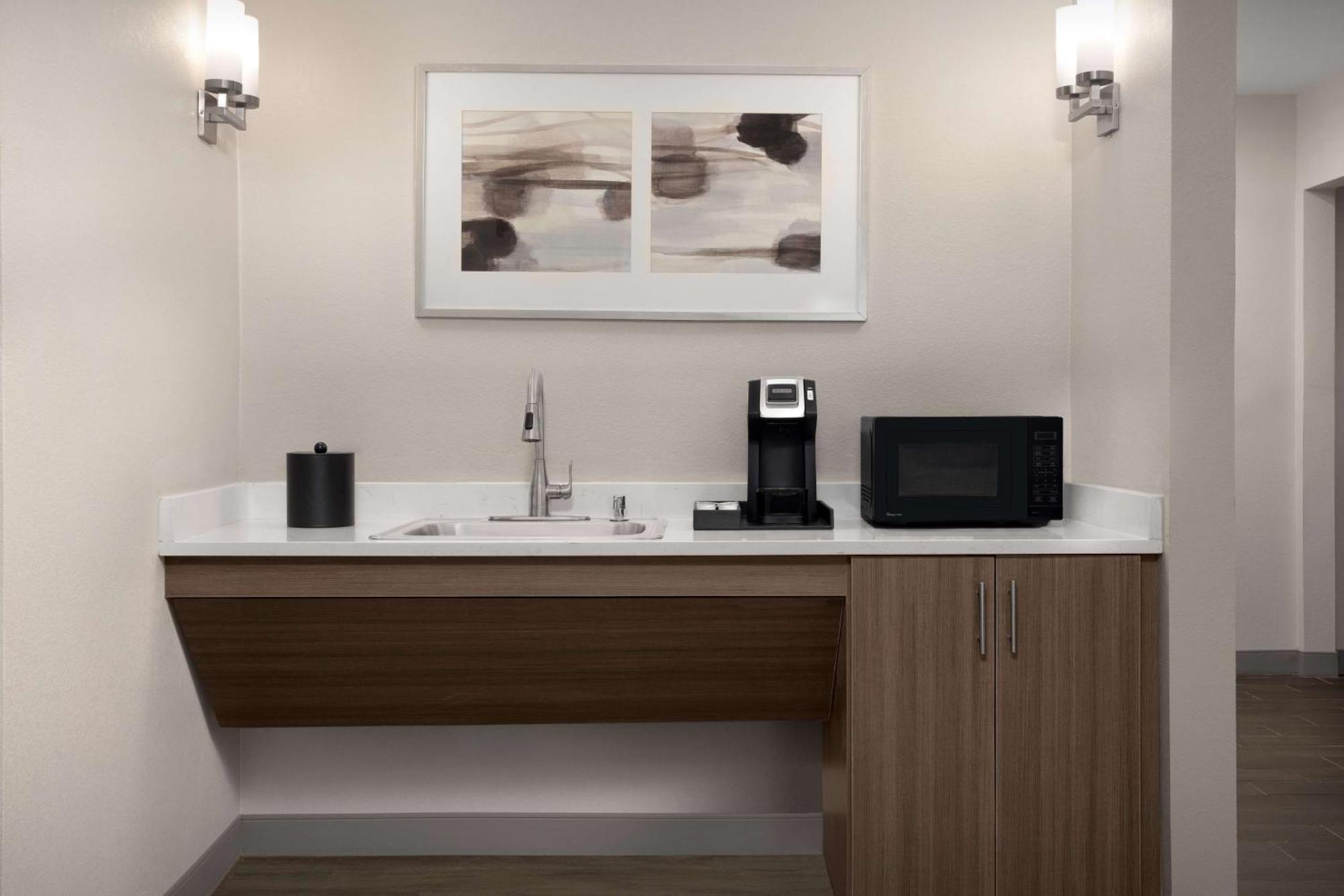 Hilton Garden Inn Philadelphia-Fort Washington Esterno foto
