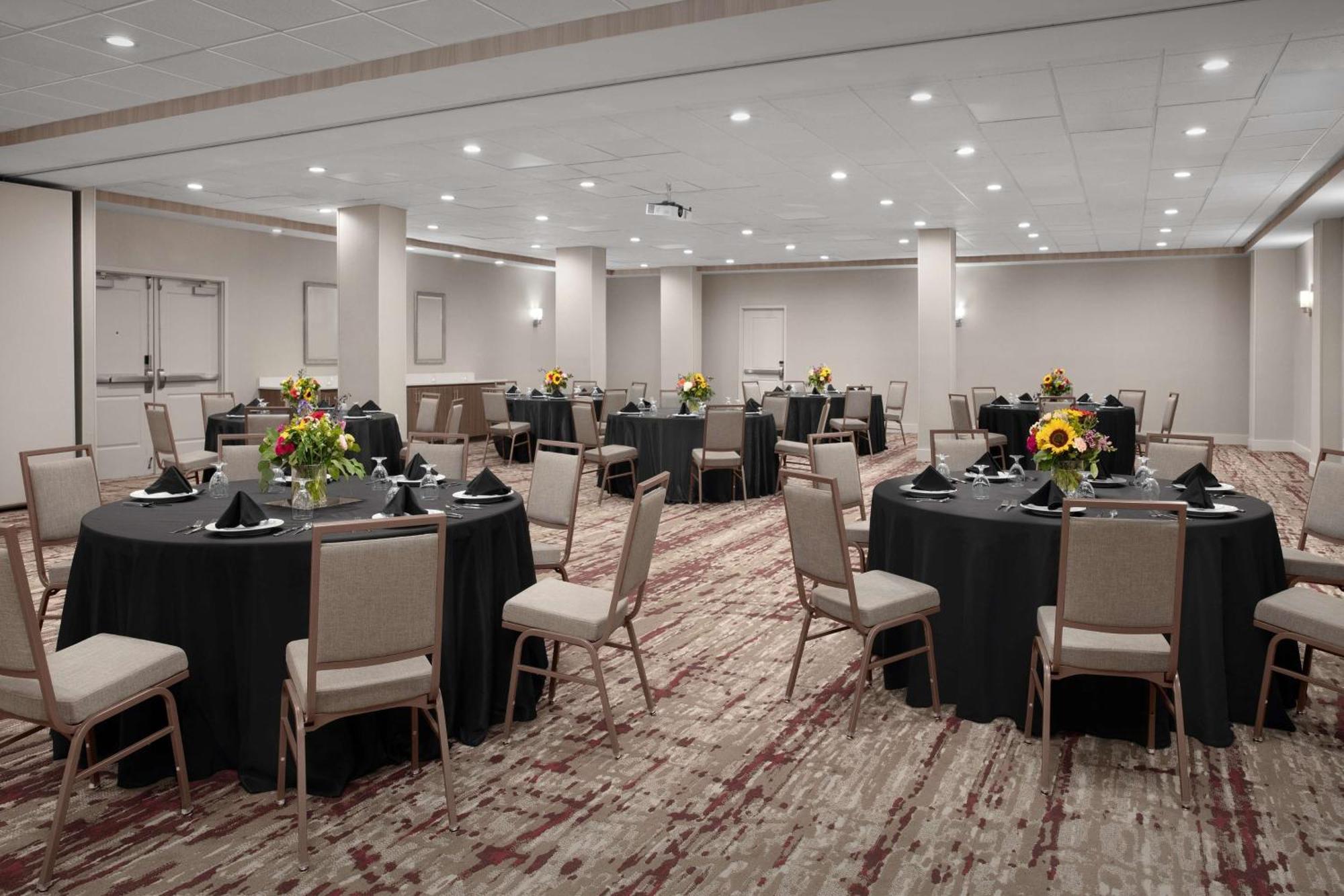 Hilton Garden Inn Philadelphia-Fort Washington Esterno foto