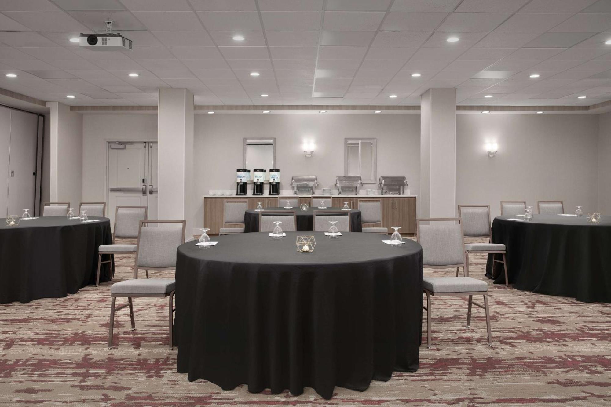 Hilton Garden Inn Philadelphia-Fort Washington Esterno foto