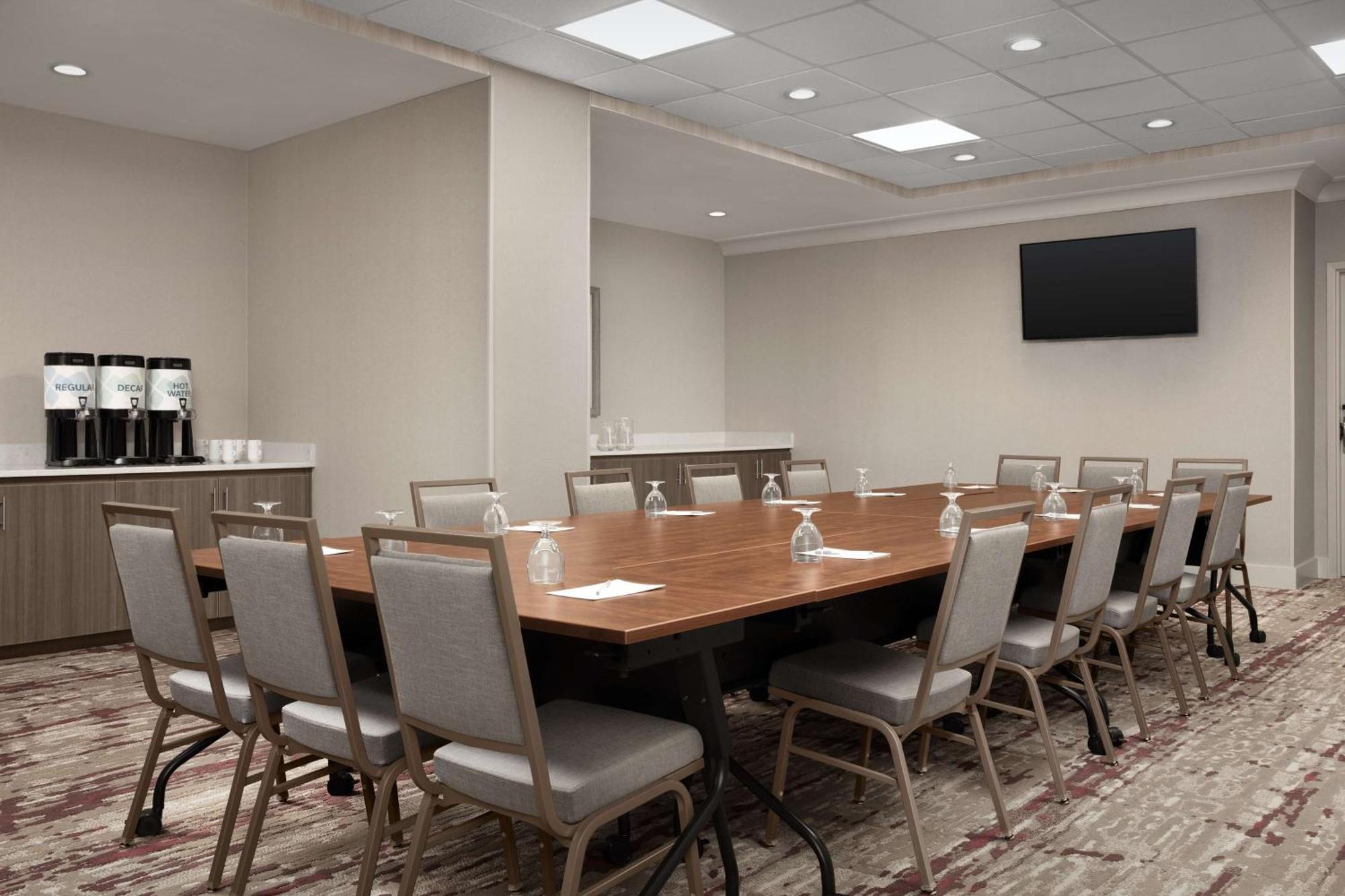 Hilton Garden Inn Philadelphia-Fort Washington Esterno foto