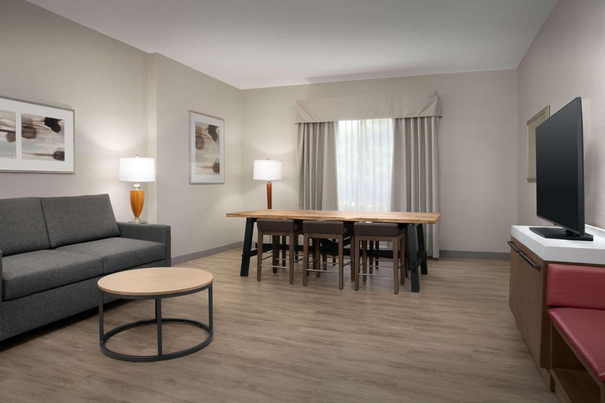 Hilton Garden Inn Philadelphia-Fort Washington Esterno foto