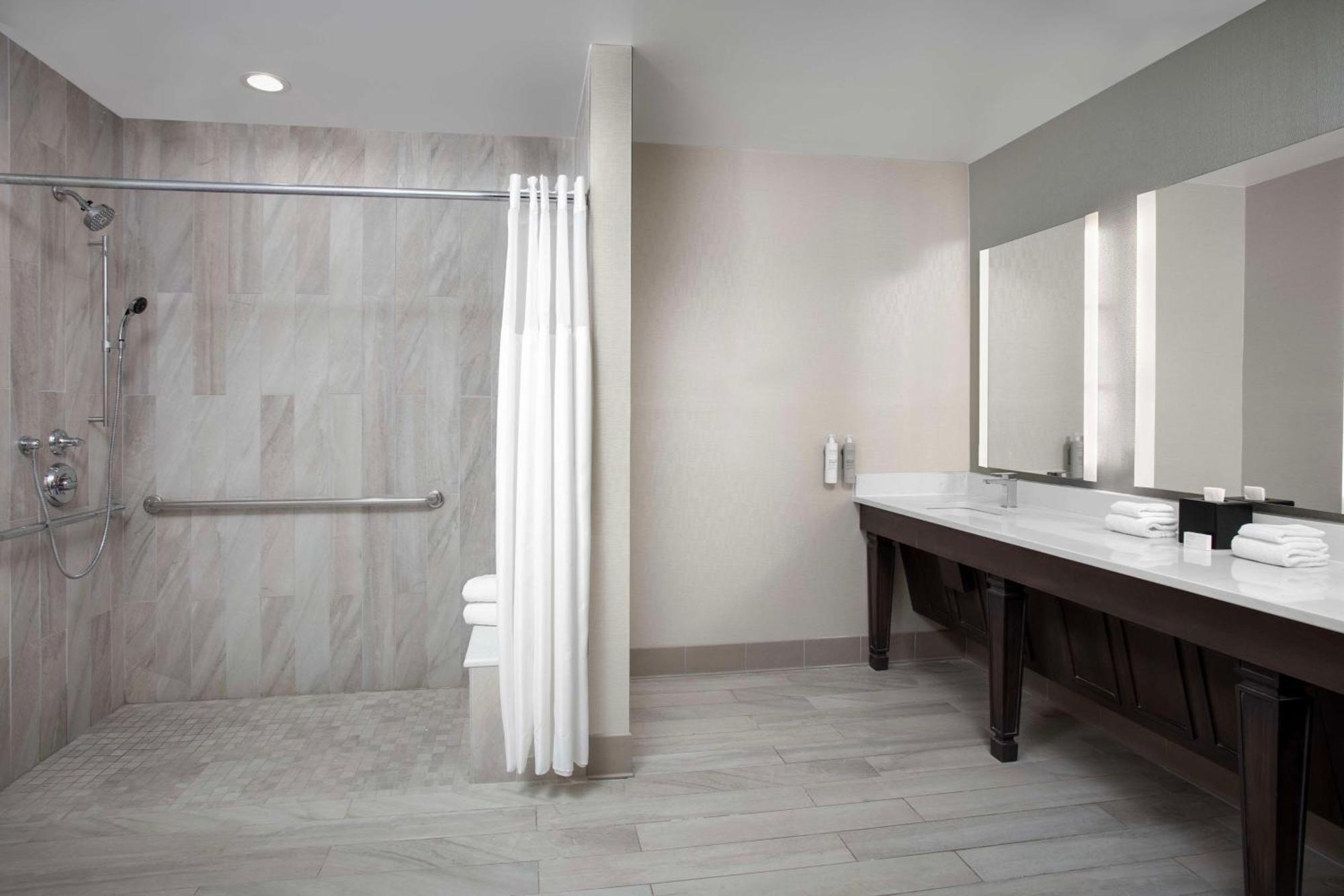 Hilton Garden Inn Philadelphia-Fort Washington Esterno foto